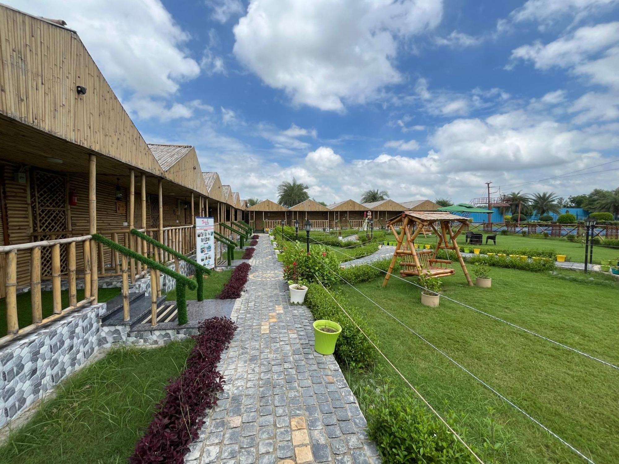 Gopika Resort Vrindāvan Exterior photo