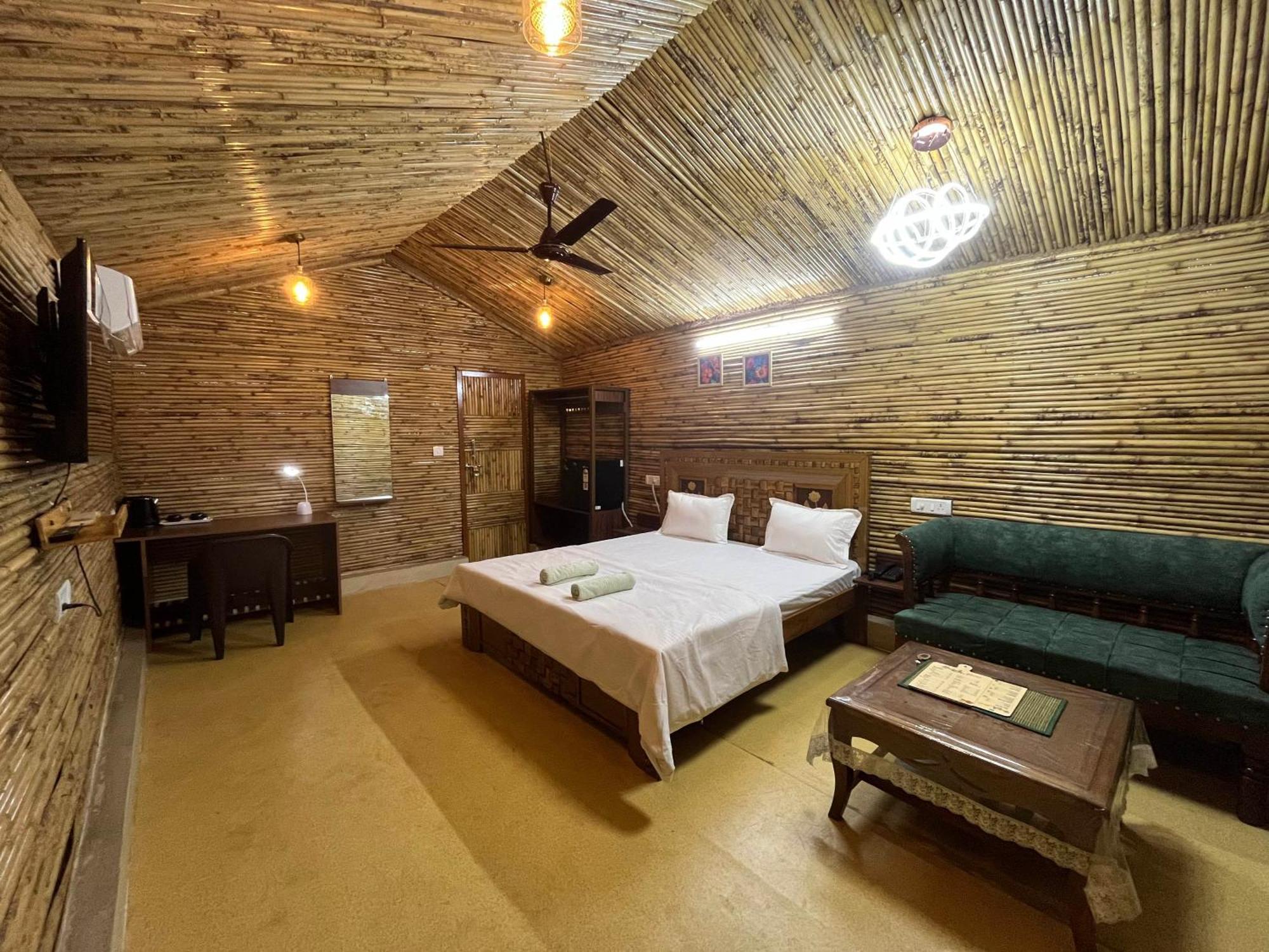 Gopika Resort Vrindāvan Exterior photo