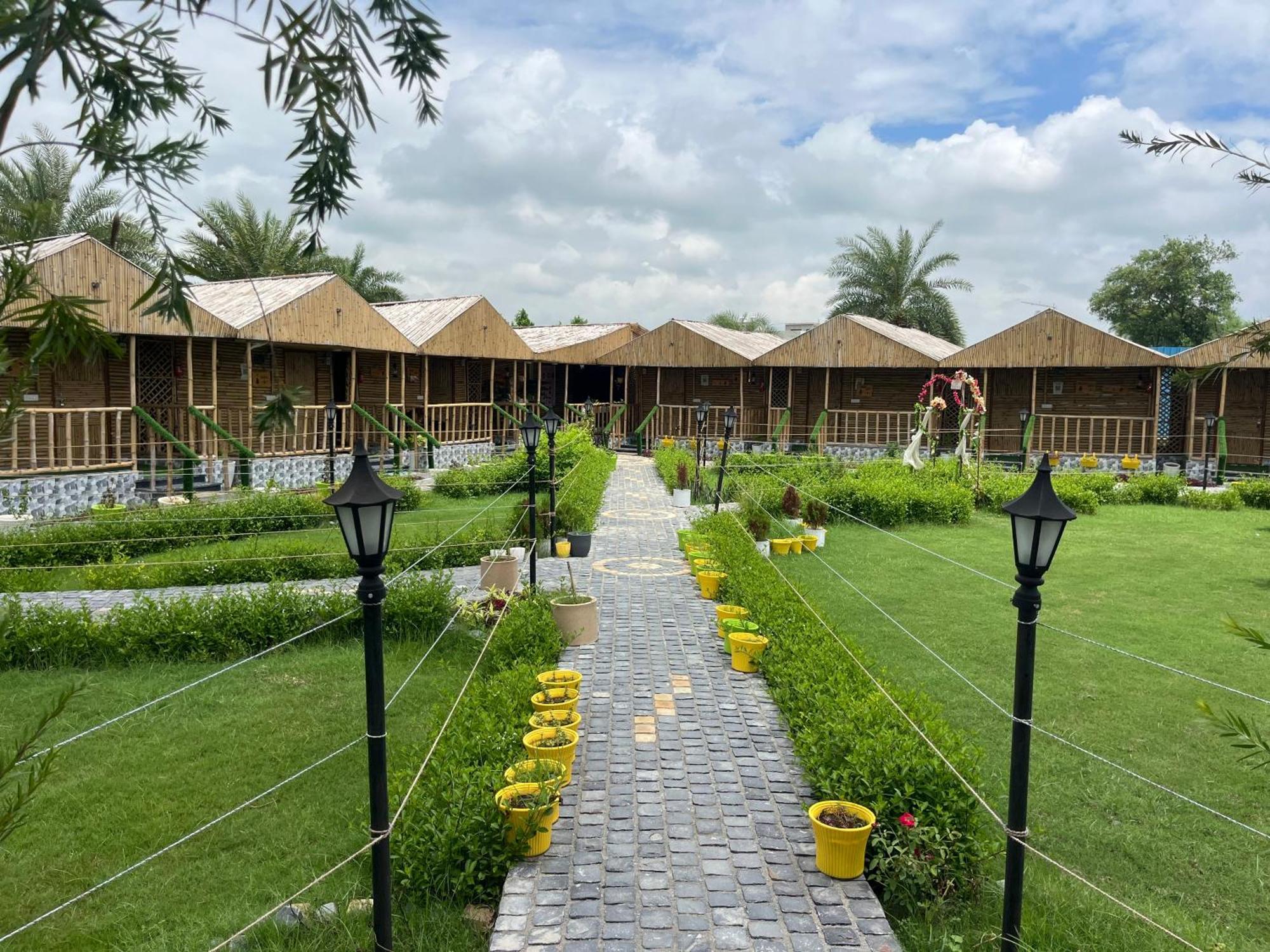 Gopika Resort Vrindāvan Exterior photo
